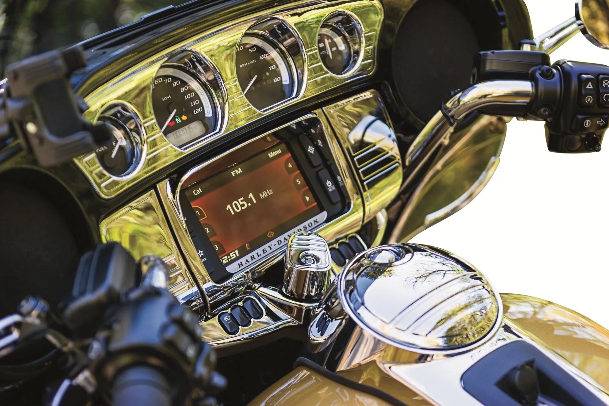 Kuryakyn Tri-line Stereo Trim - Chrome