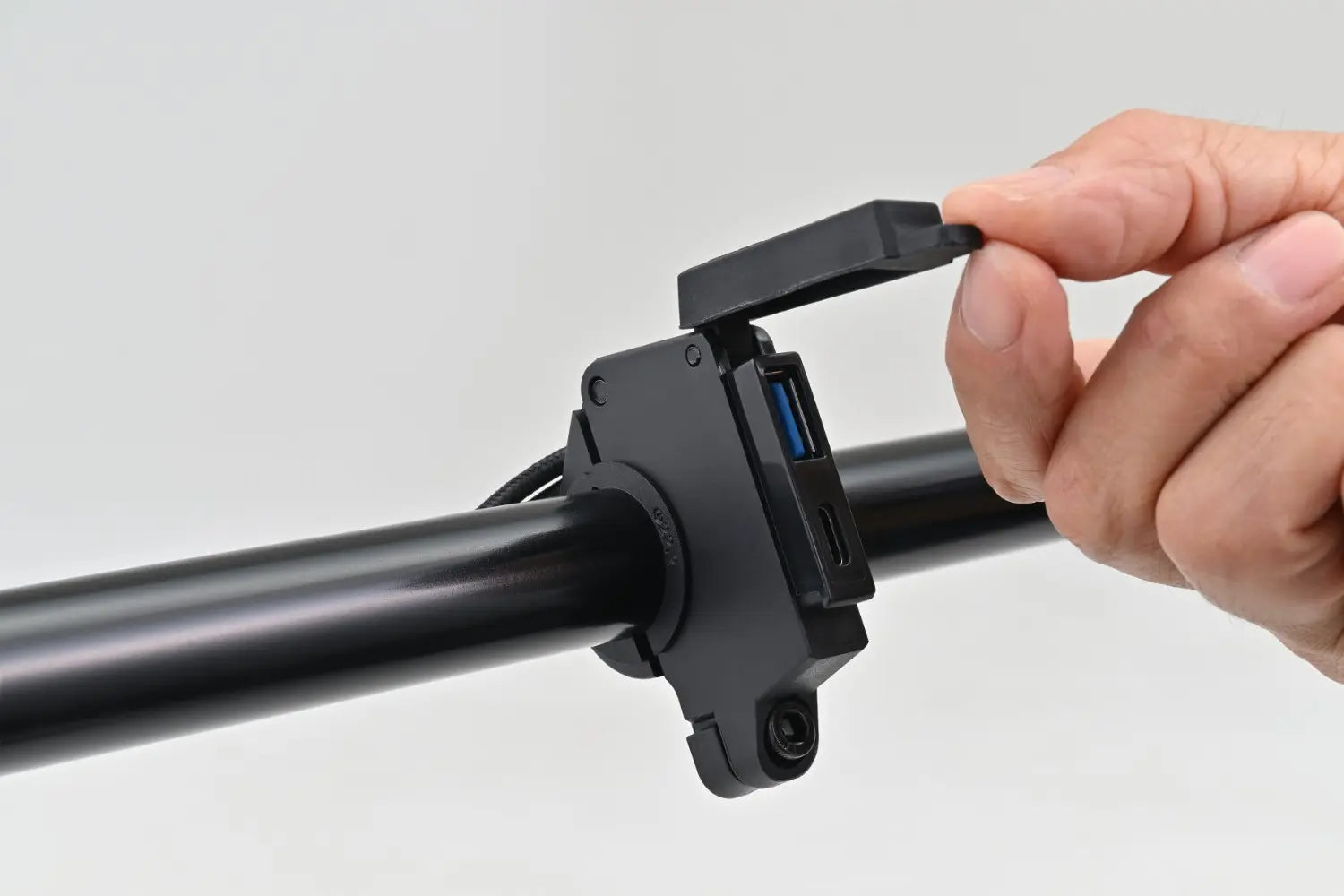 Daytona Usb Charging Port - 5v/2.4a Output