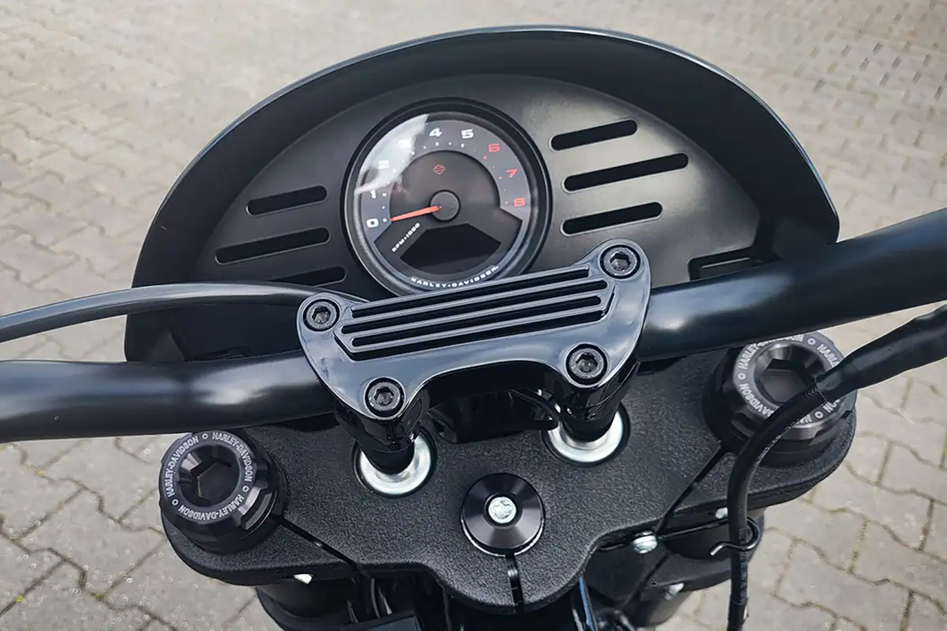 Cult-Werk Speedometer Offset Kit Low Rider S – Gauges & Dashes