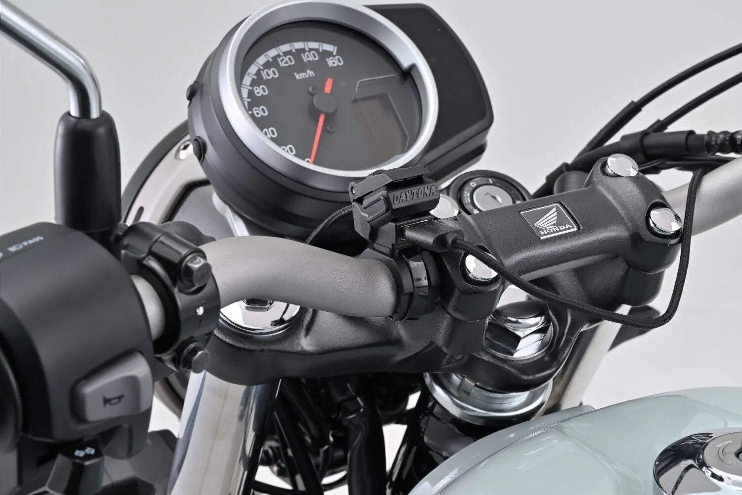 Daytona Quick Charge Usb-a Port For Motorcycle