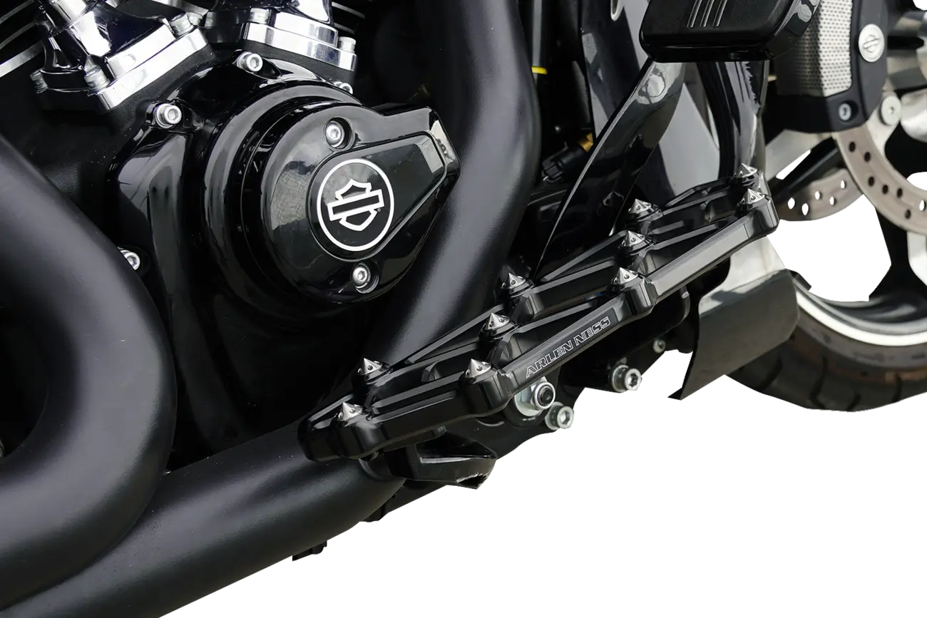 Arlen Ness Diamond Floorboards - Black Anodized