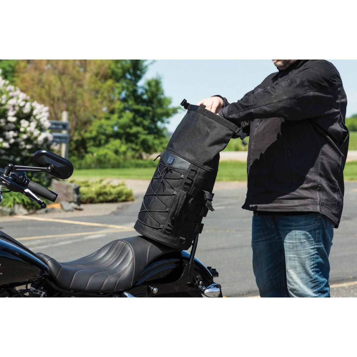 Kuryakyn Momentum deadbeat duffle bag black