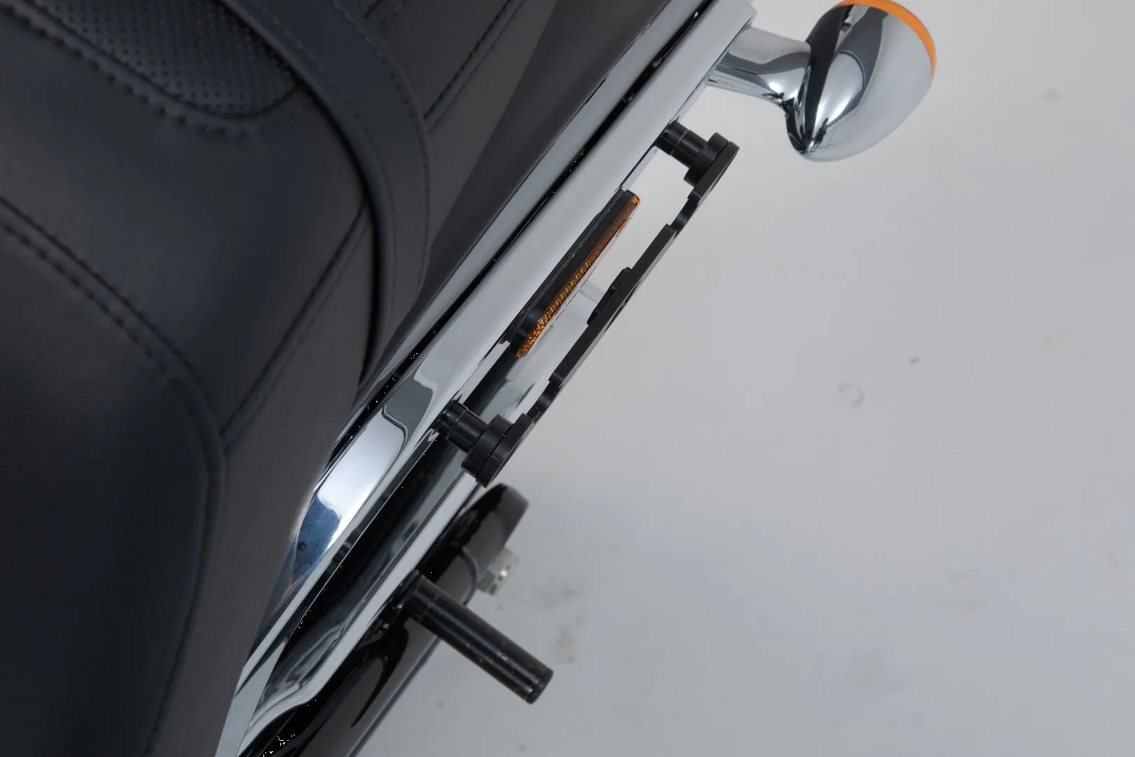 Sw-motech Slh Side Carrier For Harley-davidson