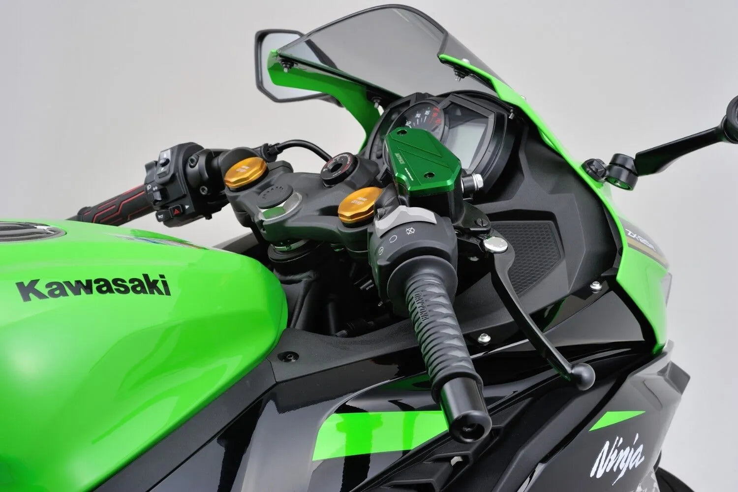 Daytona Front Master Cylinder Cap - Green Anodized