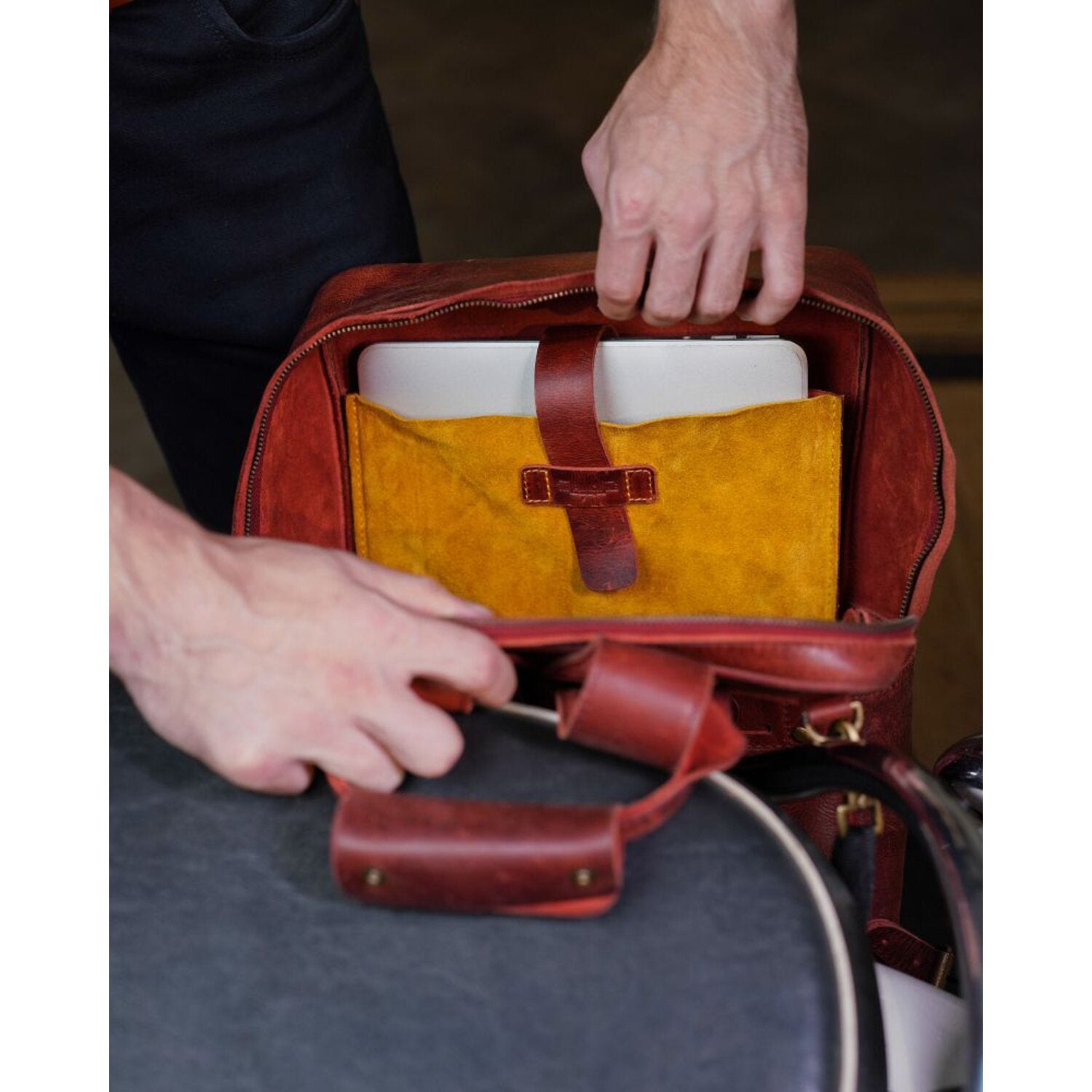 Trip Machine Eastwood backpack cherry red