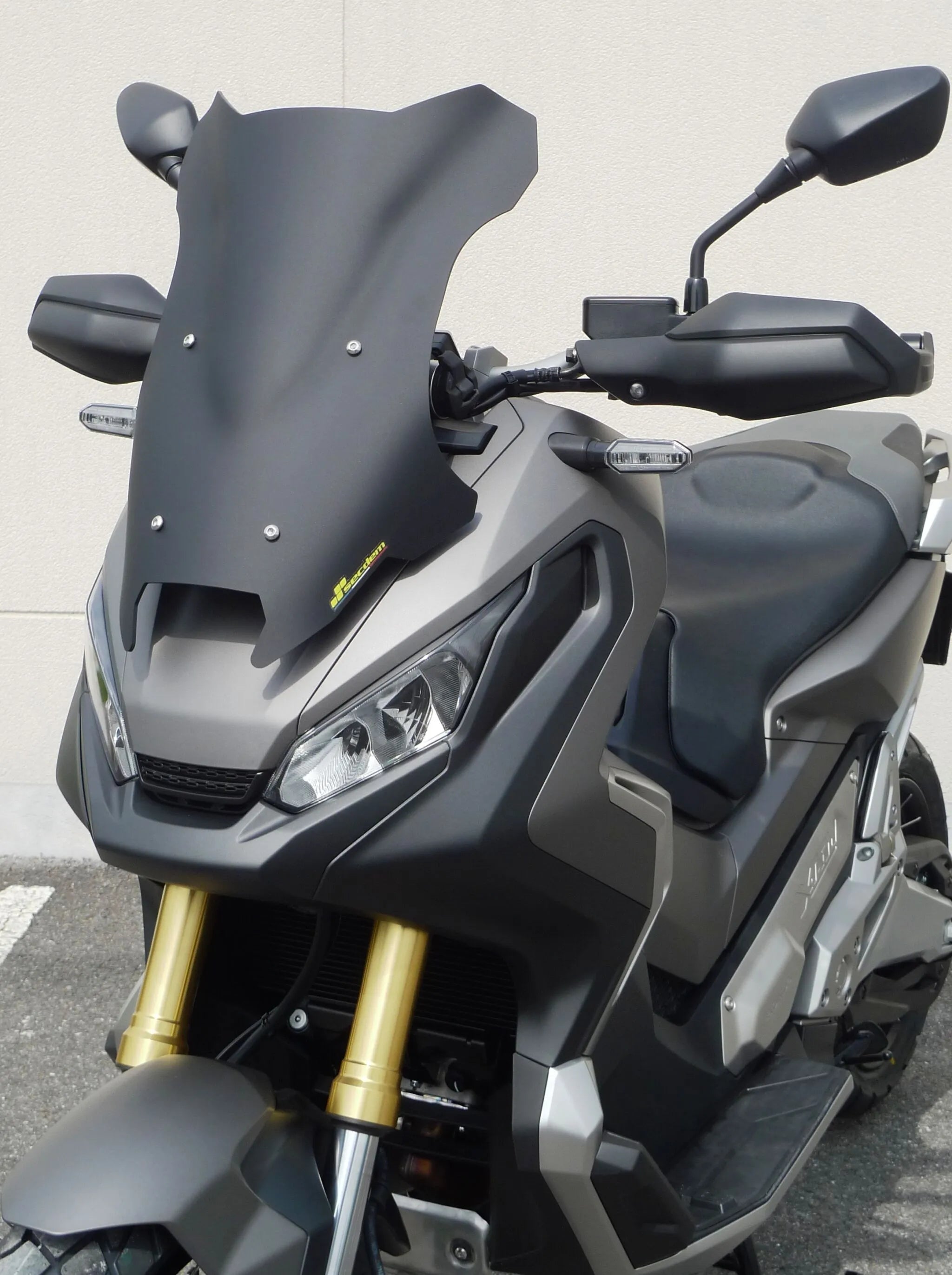 Bullster Windscreen - Enhanced Rider Protection