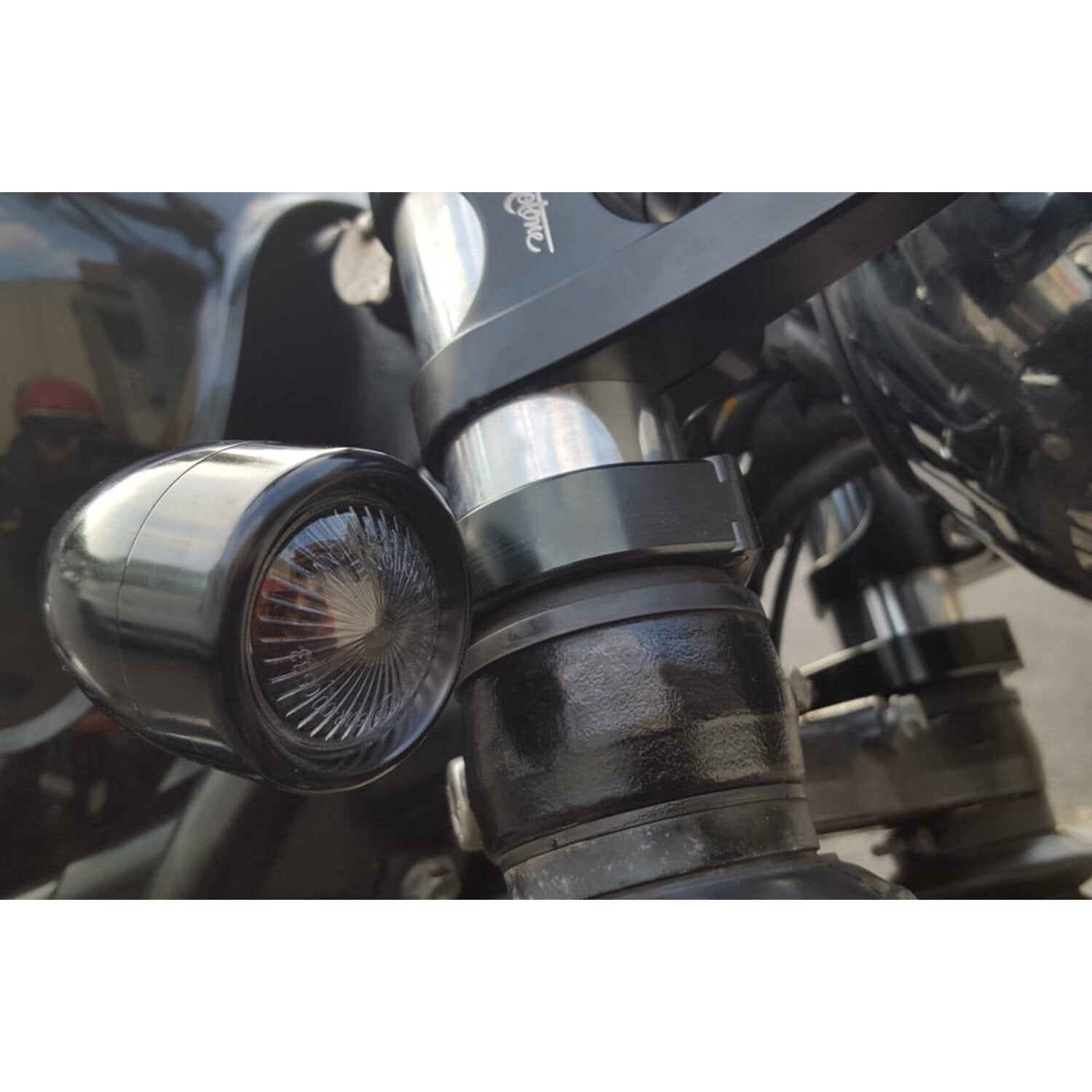 Motone Wrap-around turn signal brackets 41mm forks