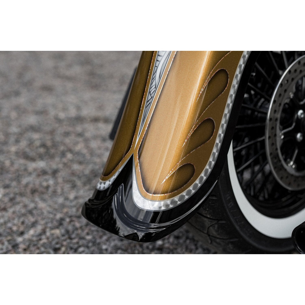 Killer Custom 4" stretched rear fender with classic tip