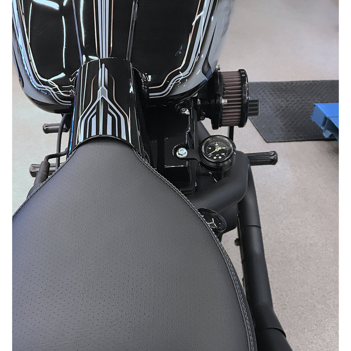 Killer Custom V-Rod air ride gauge kit - Black face - 6mm