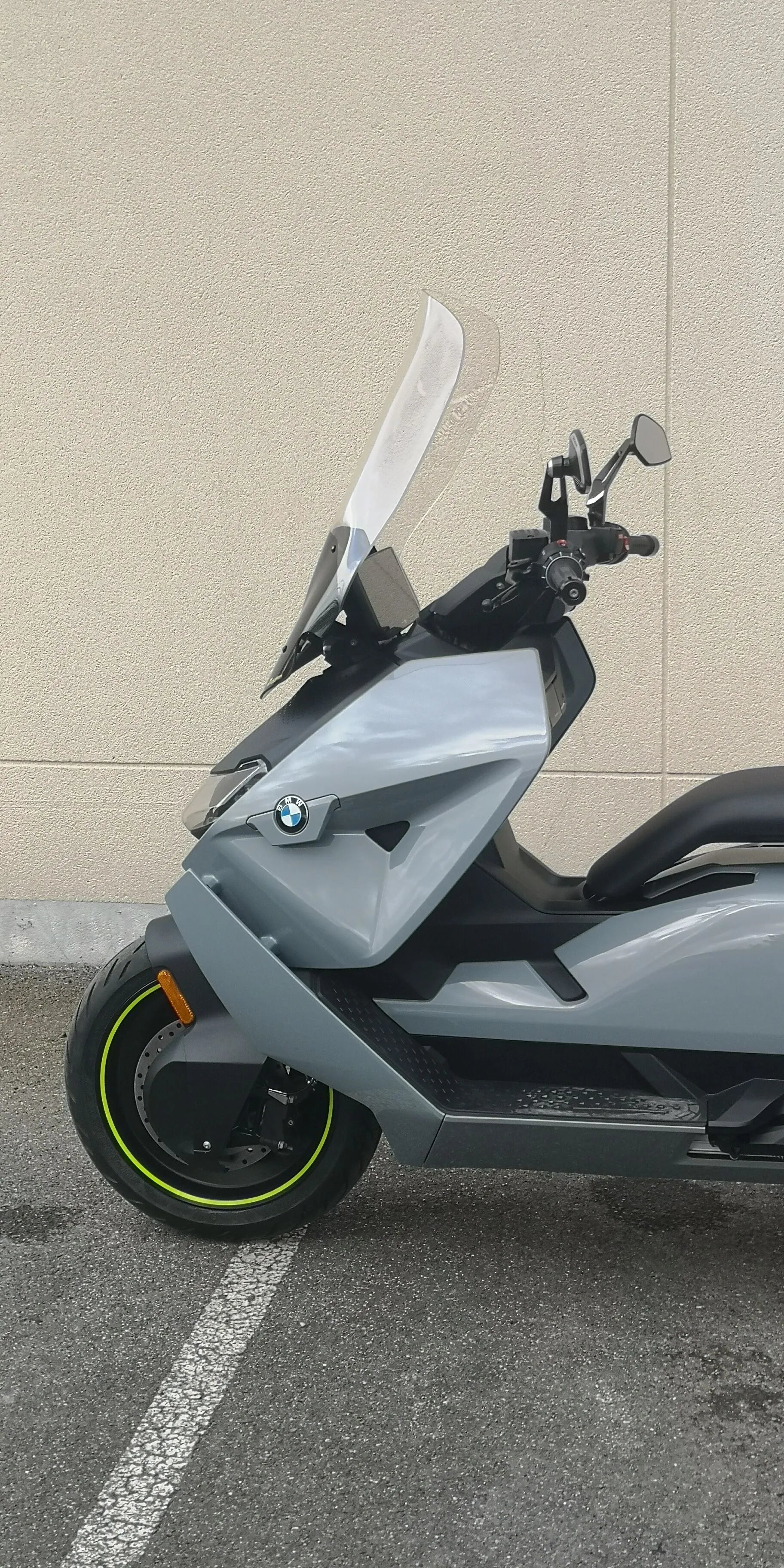 Bullster Windscreen - Clear Scooter Windshield