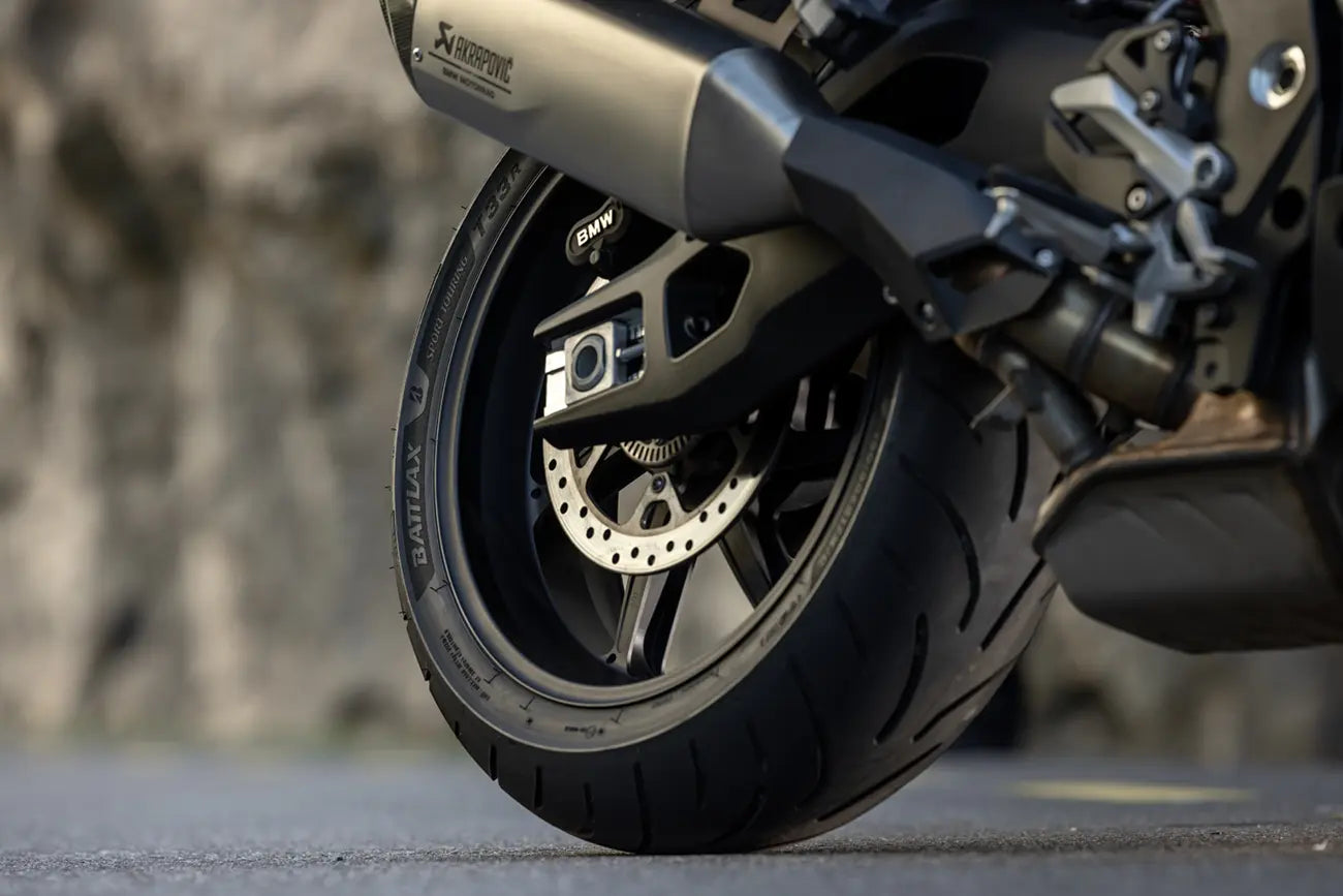 Bridgestone T33 Tire - 180/55zr17 Rear