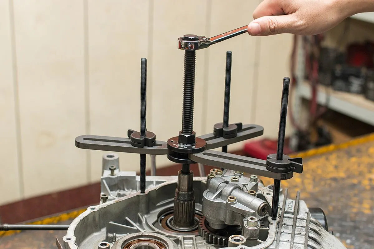 Bikeservice Crankcase Separator For Single Cylinder Engines