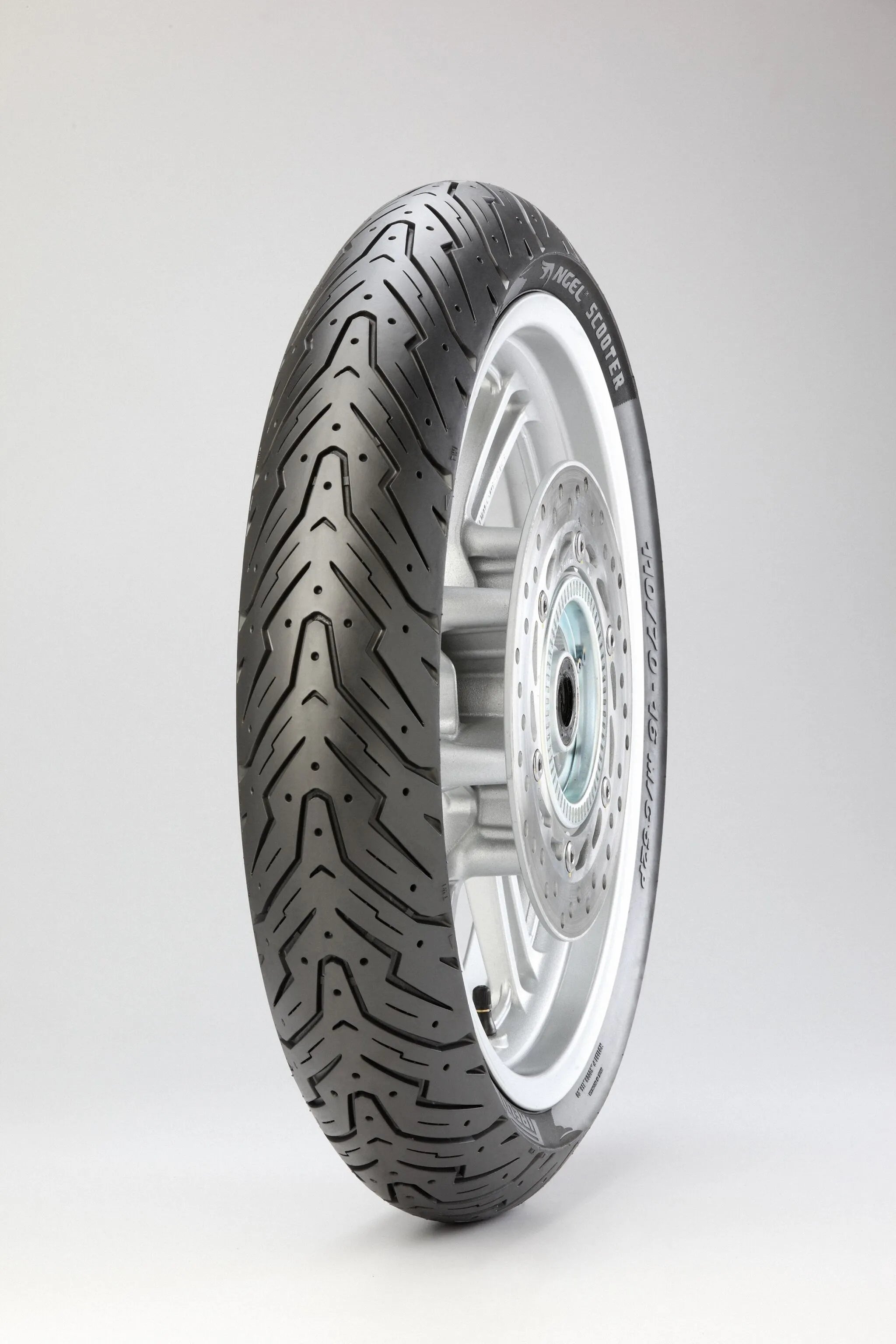 Pirelli Angel Scooter Tire 130/70-12 For Urban Mobility