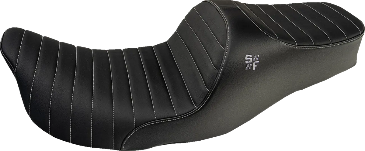 Slyfox Chariot Seat Silver Classic Stitch for Harley FLH FLT
